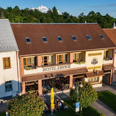 Závrší Hotel *