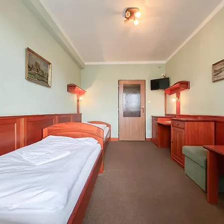 Závrší Hotel *